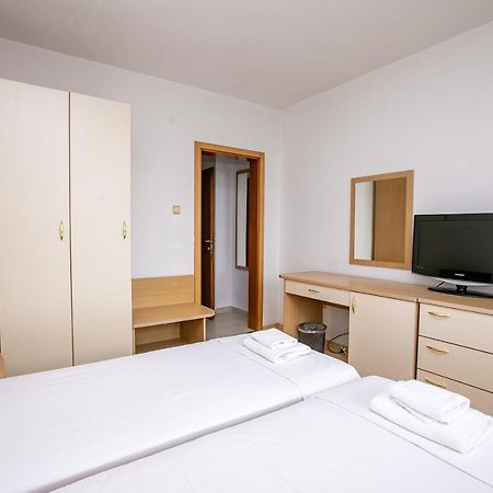 Hotel Astra Sandanski Bagian luar foto
