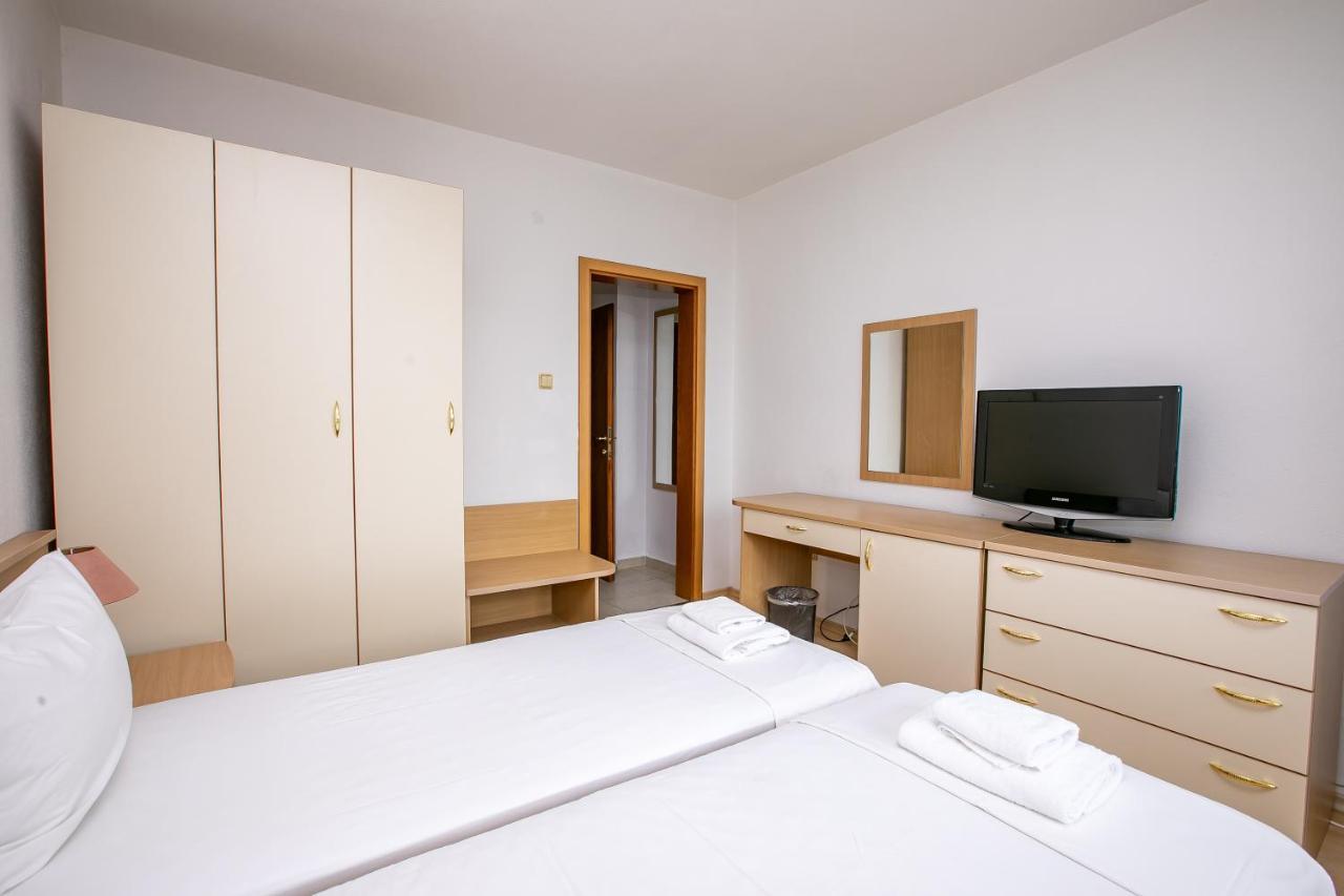 Hotel Astra Sandanski Bagian luar foto
