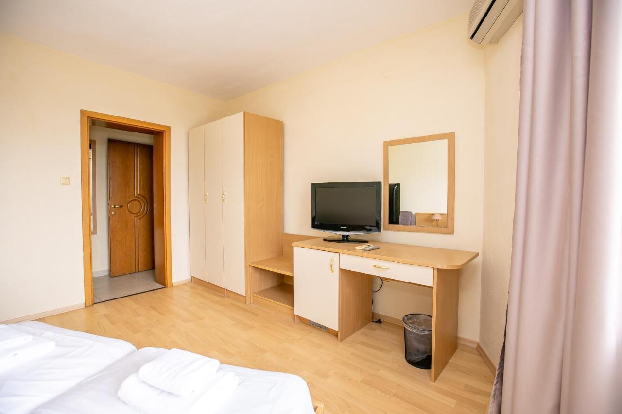 Hotel Astra Sandanski Bagian luar foto