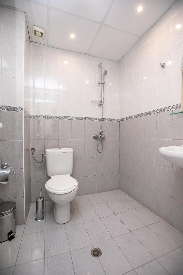 Hotel Astra Sandanski Bagian luar foto