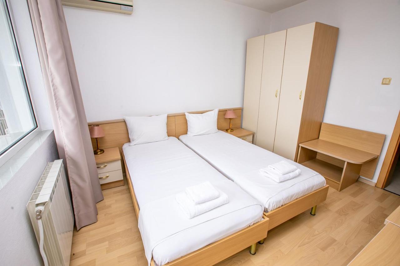 Hotel Astra Sandanski Bagian luar foto