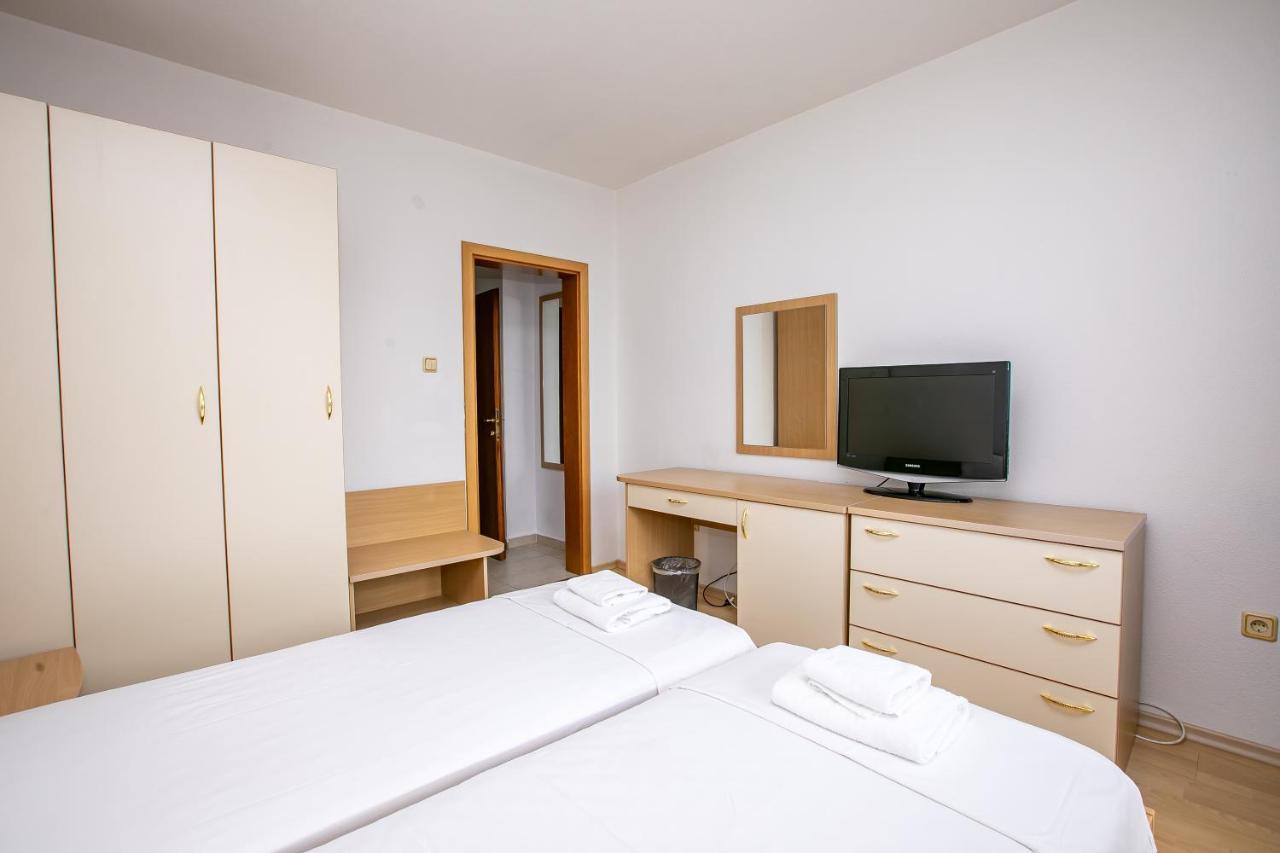 Hotel Astra Sandanski Bagian luar foto