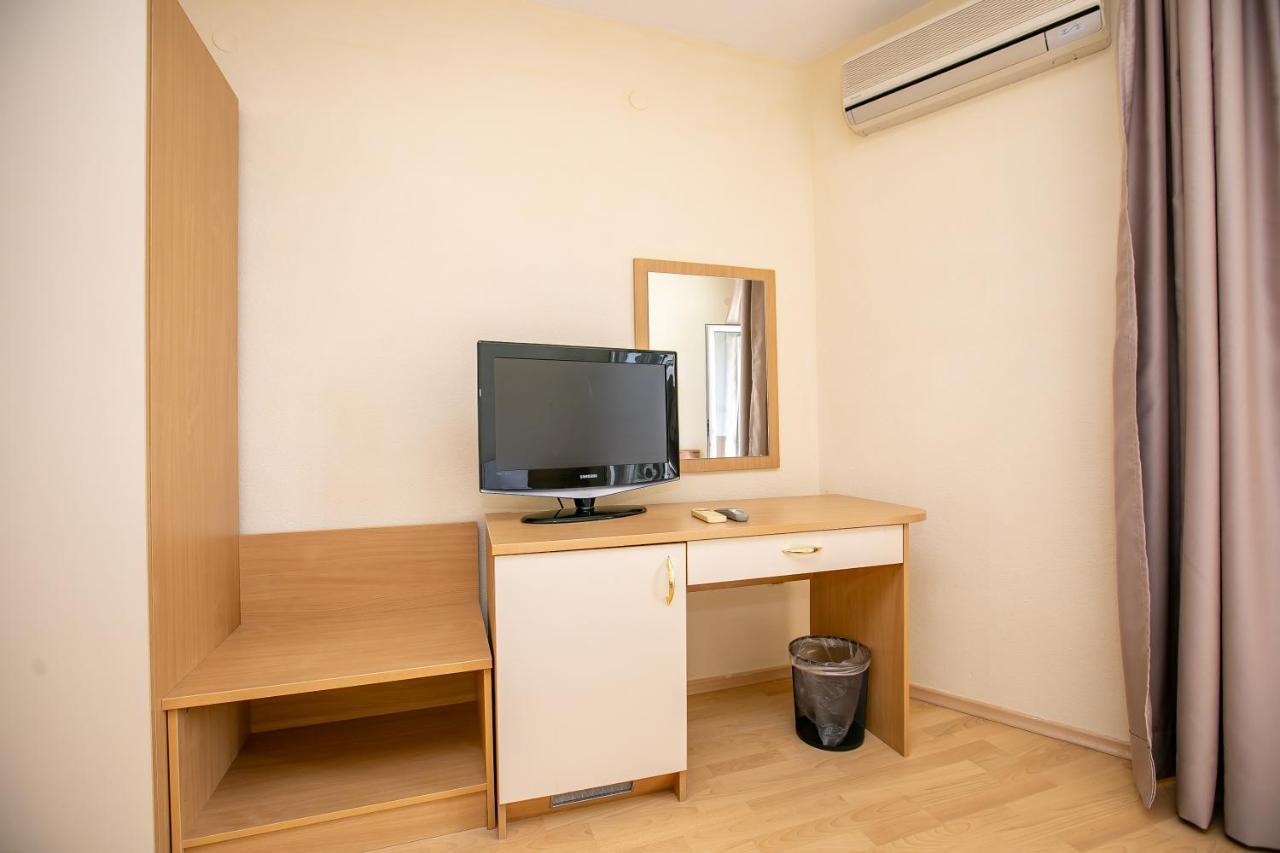 Hotel Astra Sandanski Bagian luar foto
